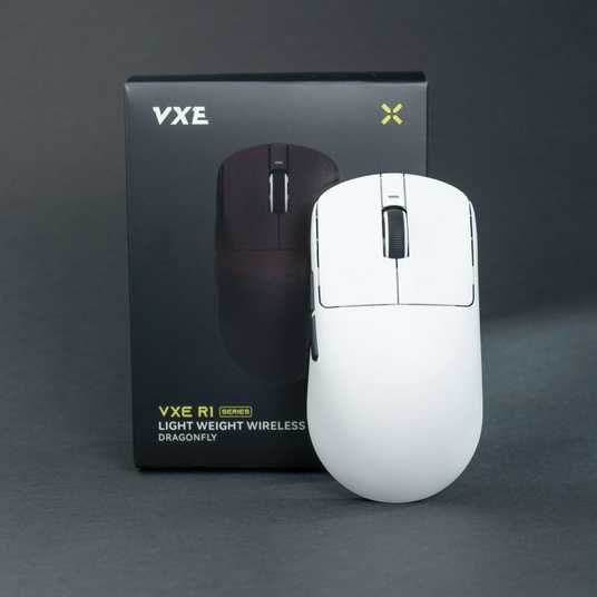 bila-76775386646366 ATK VXE Dragonfly R1 SE+ Black Wireless Gaming Mouse – 55g Lightweight, PAW3395 Sensor, 70H Battery, Wired & Wireless - Image 1
